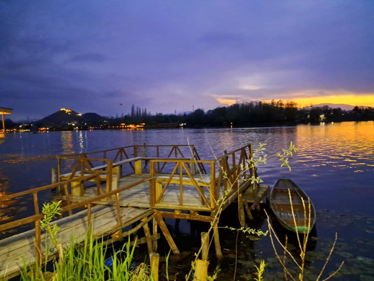 Lakeside Homestay Srinagar 외부 사진