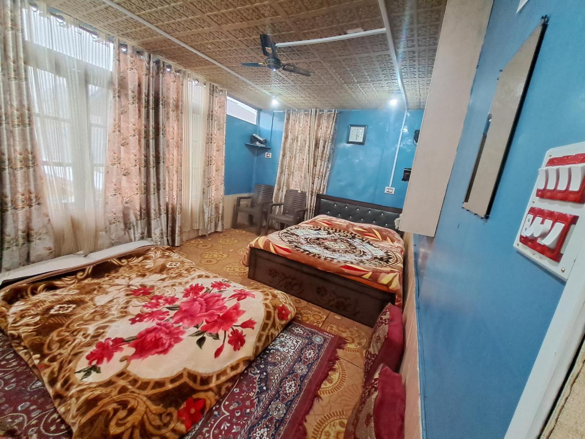 Lakeside Homestay Srinagar 외부 사진