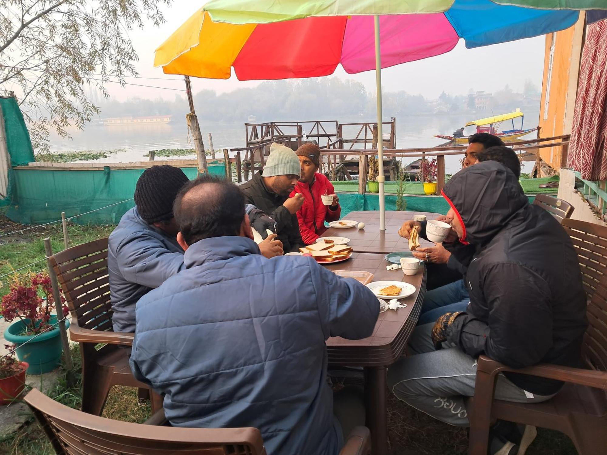Lakeside Homestay Srinagar 외부 사진